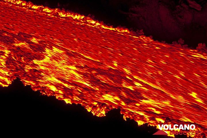 Lava flow detail  (Photo: Tom Pfeiffer)