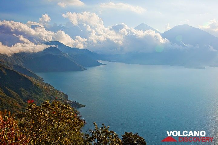The eastern half of Lake Atitlán (Photo: Tom Pfeiffer)