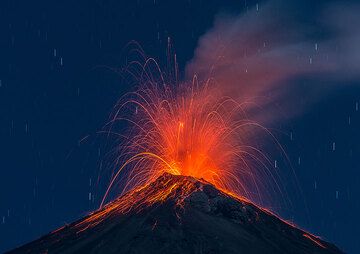 Medium-sized strombolian explosion at Fuego. (Photo: Tom Pfeiffer)