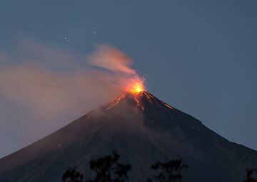 fuego_j17386.jpg (Photo: Tom Pfeiffer)