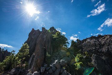 Teil des Lavakuppelkomplexes von Cerro Quemado aus dem Jahr 1818. (Photo: Tom Pfeiffer)