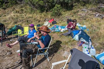 We finally arrive at our comfortable camp site on Santa Maria ad enjoy an afternoon rest. (Photo: Tom Pfeiffer)