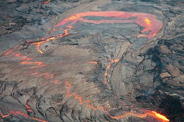 Details of the lava lake in Pu'u 'O'o in July 2007 (Photo: Tom Pfeiffer)