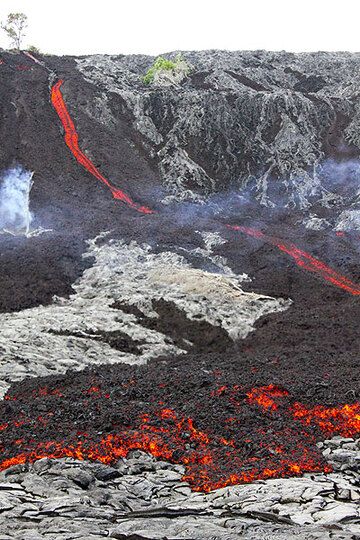 The leading edge of an 'a'a lava flow descends Pulama Pali, being fed from the Peace Day Fissure on Pu'u 'O'o vent on K?lauea volcano on December 4, 2011. (Photo: Philip Ong)
