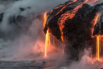 Lava hoses (Photo: Tom Pfeiffer)