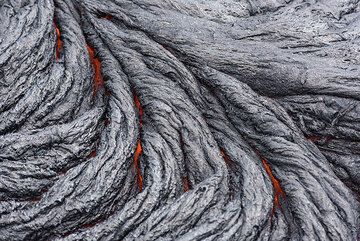 Lava ropes (Photo: Tom Pfeiffer)