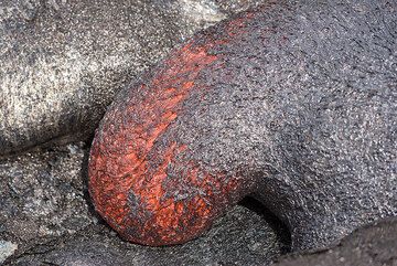 Close-up of an advancing lava toe. (Photo: Tom Pfeiffer)