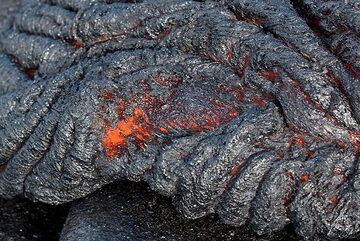 Still hot spiny ropes (Photo: Tom Pfeiffer)