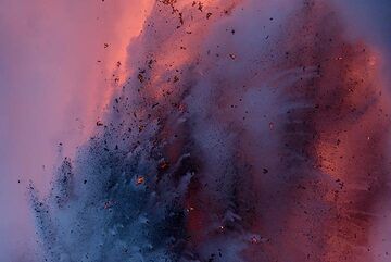 Explosion dirigée vers la terre (Photo: Tom Pfeiffer)