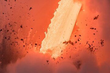 Irregularly shaped lava fragments (Photo: Tom Pfeiffer)