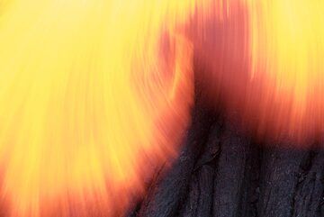Moving lava toe. (Photo: Tom Pfeiffer)