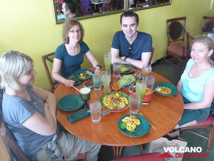 Day 1: Lunch in one of Hilo´s tasty restaurants (Photo: Ingrid Smet)