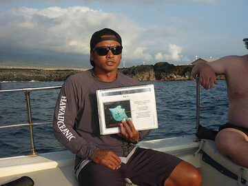 Extension day 2: Informative explanations about the manta rays prior to getting into the water (Photo: Ingrid Smet)