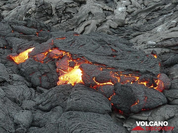 Zoom sur le front de coulée de lave (Photo: Ingrid Smet)