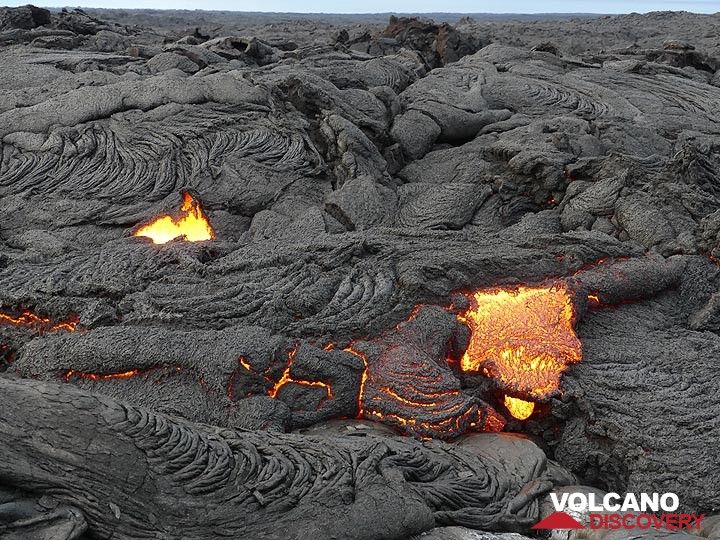 Another area of active lava breakouts. (Photo: Ingrid Smet)