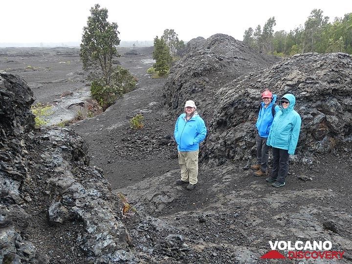 Standing at the very site where in 1969 the fissure of the Mauna Ulu eruption ripped through the earth's surface and created high lava fountains! (Photo: Ingrid Smet)