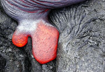 Ein Pahoehoe Lavastrom vom Kilauea-Vulkan. (Photo: Tom Pfeiffer)