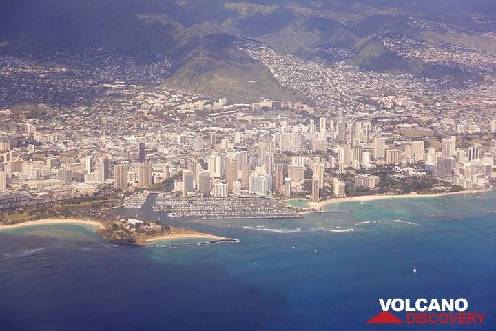 Wir verlassen Oahu mit BLick auf Waikiki (Photo: Tom Pfeiffer)