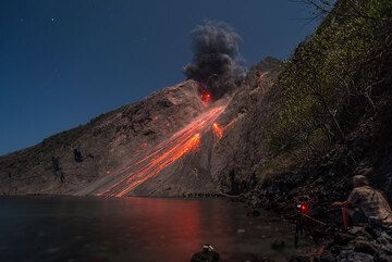 Vulcanian explosion with eruption lightning. (Photo: Tom Pfeiffer)
