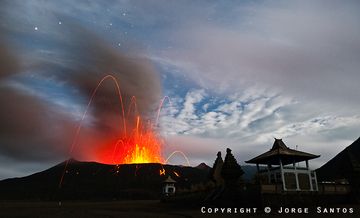 The Hindu temple at the foot of Bromo volcano, East Java, Indonesia (Photo: Jorge Santos)
