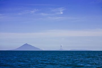 The erupting Anak Krakatau from distance (Photo: Tobias Schorr)