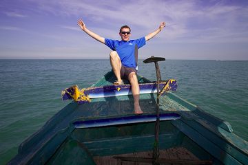 Antony on the boat to Rakata island (Photo: Tobias Schorr)