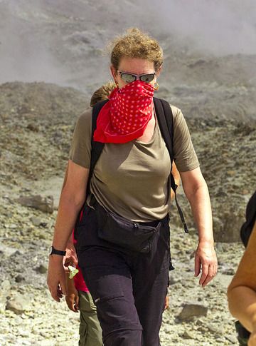 Katharina protects herself of the acidic gases inside Papadayan crater (Photo: Tobias Schorr)