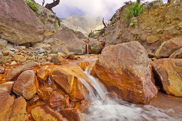 Little creek inside the crater ´valley of Papadayan volcano (Photo: Tobias Schorr)