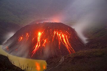 kelud_e33207.jpg (Photo: Tom Pfeiffer)