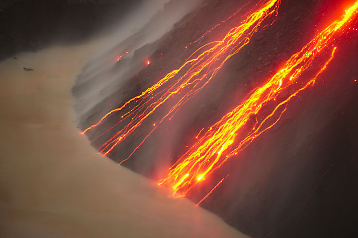 Kelud ηφαίστειο Νοε 2007: λάμψη κατολίσθηση (c)
