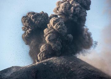 krakatau_k19368.jpg (Photo: Tom Pfeiffer)