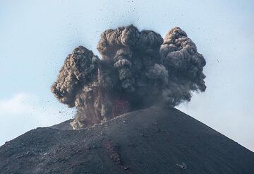 krakatau_k19374.jpg (Photo: Tom Pfeiffer)