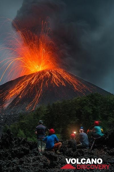 Eruption #2 of the series. (Photo: Tom Pfeiffer)