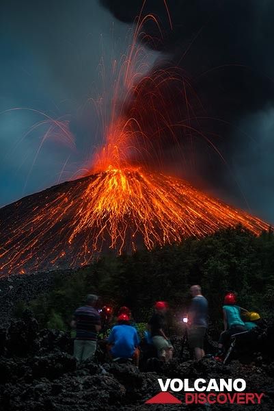 Eruption #3 in the series. (Photo: Tom Pfeiffer)