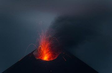 krakatau_k19796.jpg (Photo: Tom Pfeiffer)