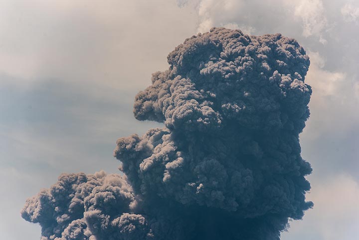 krakatau_k18596.jpg (Photo: Tom Pfeiffer)