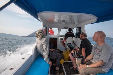 On the way to observe Anak Krakatau from closer by boat (Photo: Tom Pfeiffer)