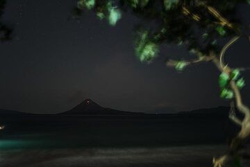 Evening mood from the camp during a calm phase (Photo: Tom Pfeiffer)