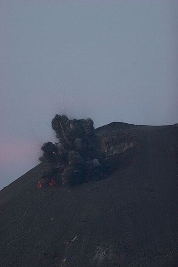 krakatau_d21430.jpg (Photo: Tom Pfeiffer)