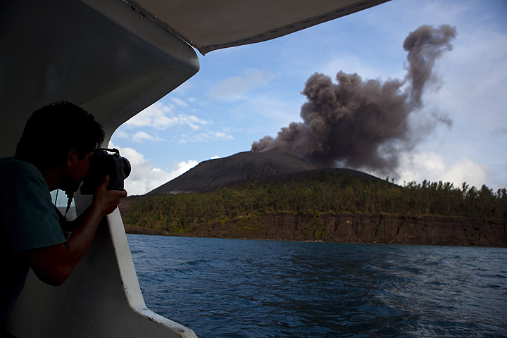 krakatau_i37472.jpg (Photo: Tom Pfeiffer)