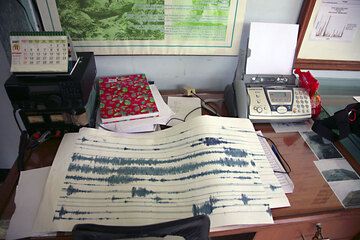 Seismic recordings from Krakatau (Photo: Tom Pfeiffer)