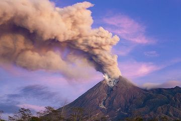 merapi_i38012.jpg (Photo: Tom Pfeiffer)