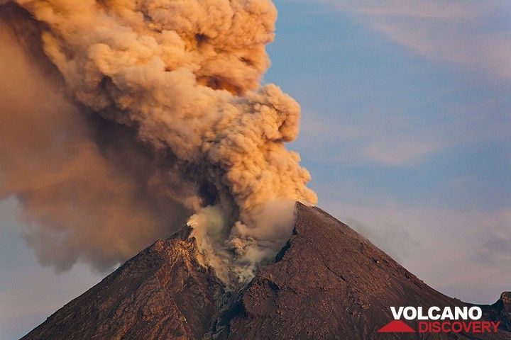  Merapi  Ausbruch  2010 Vulkan VolcanoDiscovery