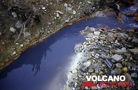 Hydrothermal water in Papandayan volcano's crater (Photo: Tom Pfeiffer)