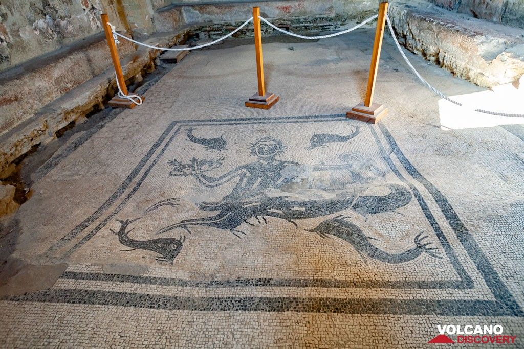 A mosaic in a Roman bath of Herculaneum. (Photo: Tobias Schorr)