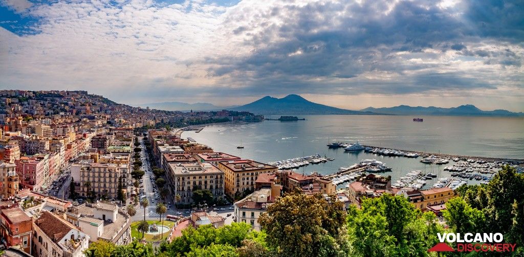 A view to Naples city and the Vesuvius volcano in the background. (Photo: Tobias Schorr)