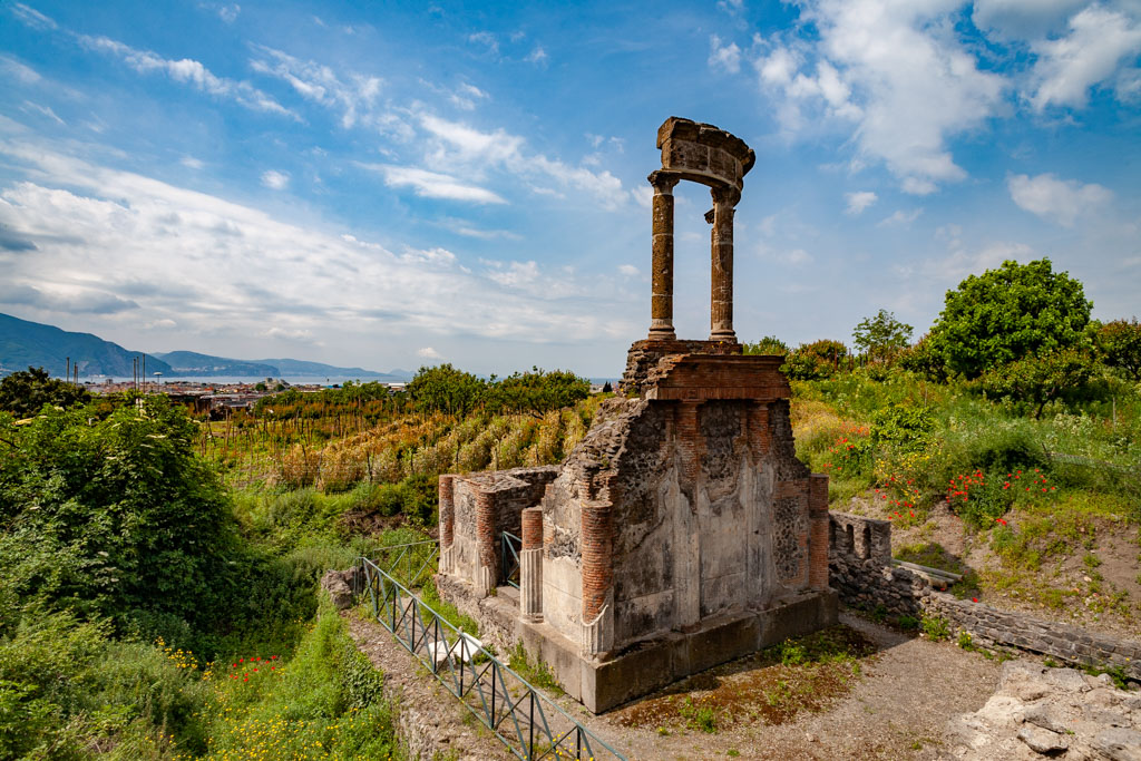 Remains of an Roman monument at Pompeji. (Photo: Tobias Schorr)