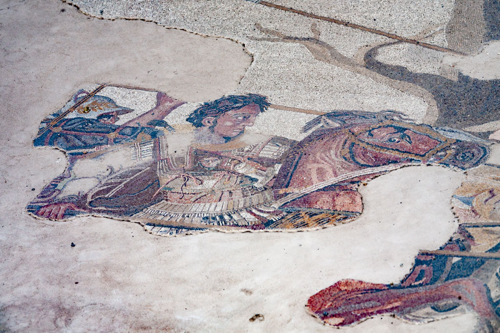A mosaic with the Greek "Alexander the great" at Pompeji. (Photo: Tobias Schorr)