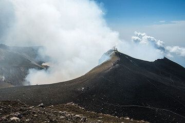 View from NE crater towards W over Voragine and Bocca Nuova in the background (Photo: Tom Pfeiffer)