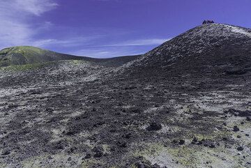 Partie sud-ouest du bord du cratère Bocca Nuova (Photo: Tom Pfeiffer)
